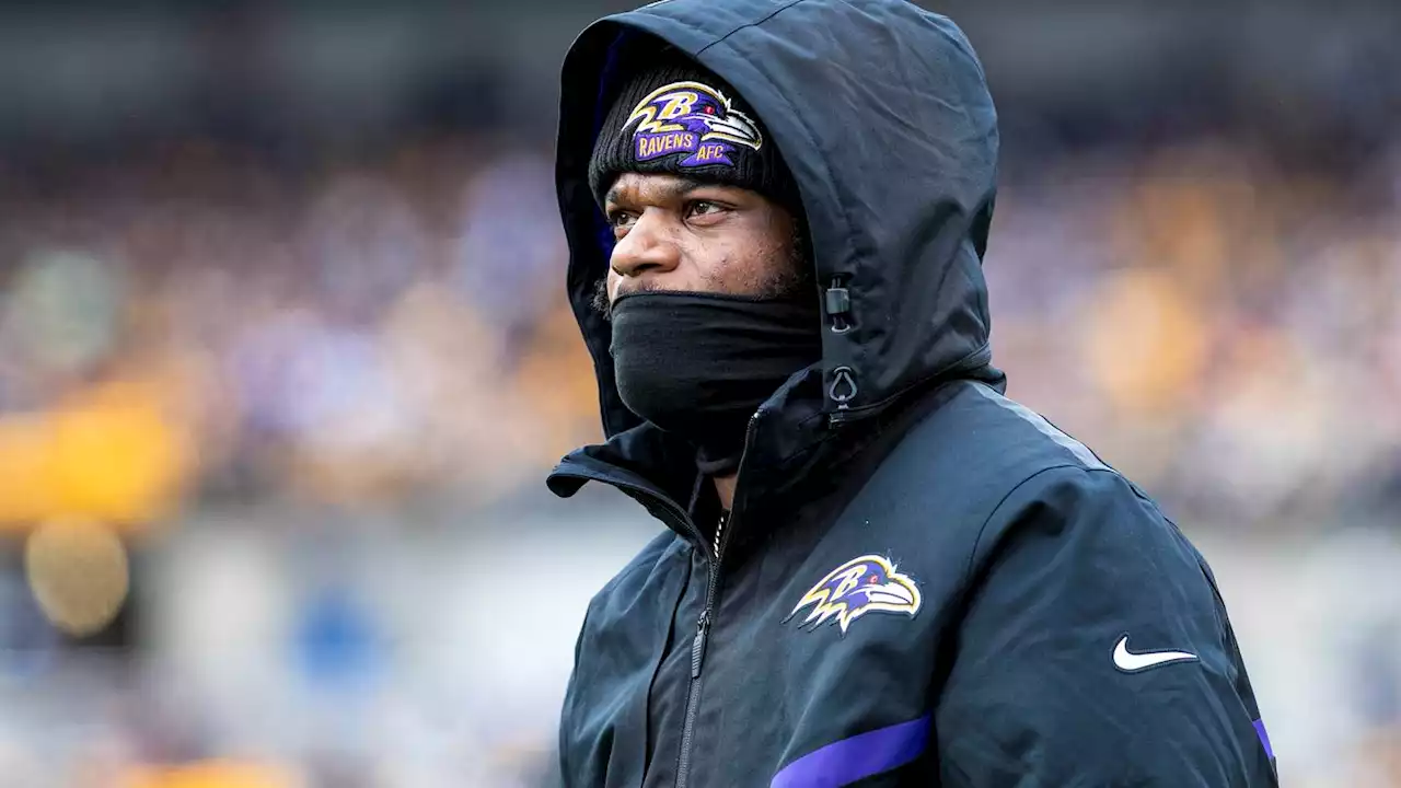 Lamar Jackson doesn't travel with Ravens to playoff game vs. Bengals