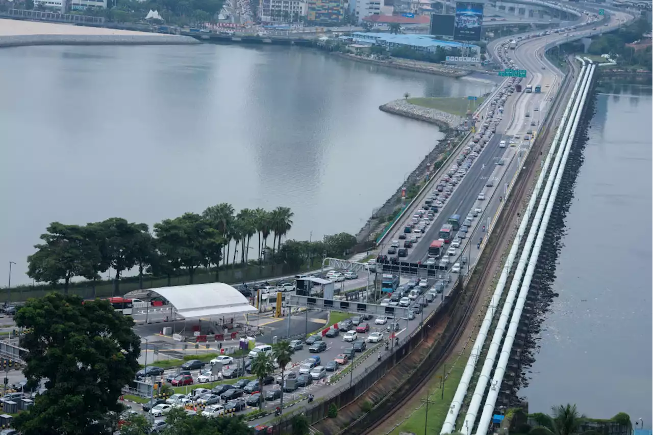 Woodlands, Tuas checkpoints: Waiting time expected to be 3 hours amid CNY period