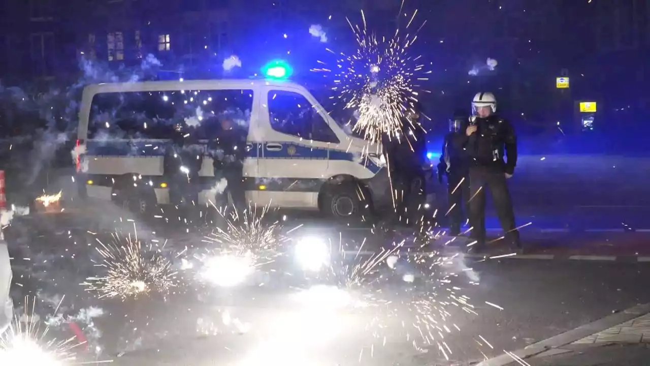 Neue Zahl zu Silvester-Angriffen auf Berliner Einsatzkräfte