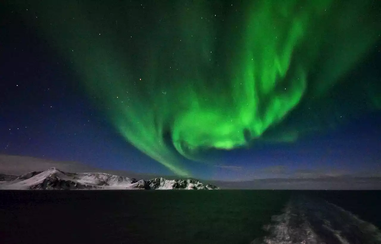 Feu d’artifice arctique dans le ciel de Norvège