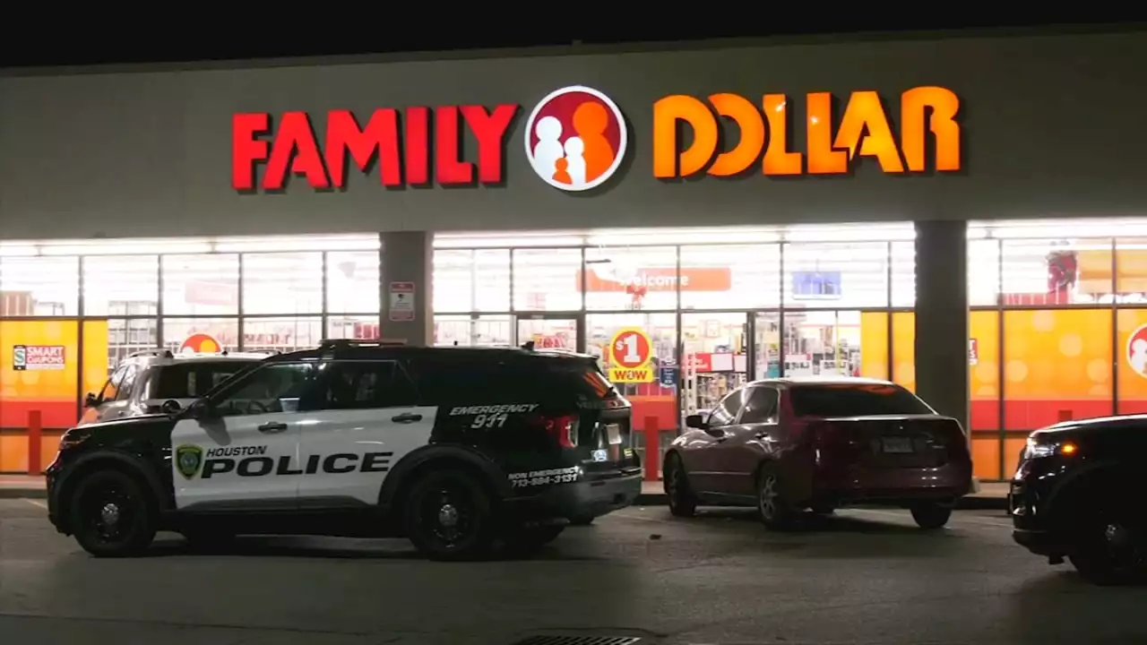 Family Dollar store clerk shot by 1 of 3 robbery suspects in N. Houston, police said