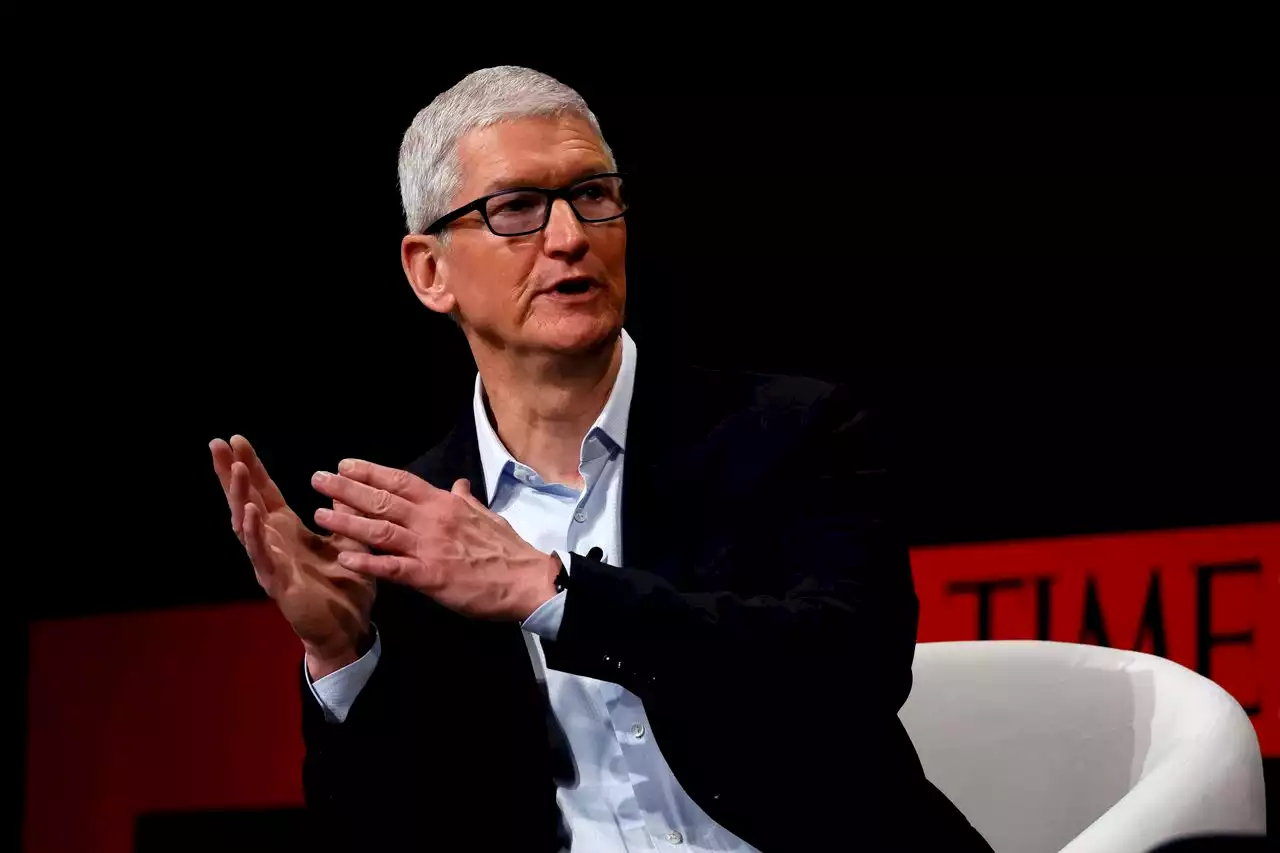 Apple CEO Tim Cook will take 40% pay cut