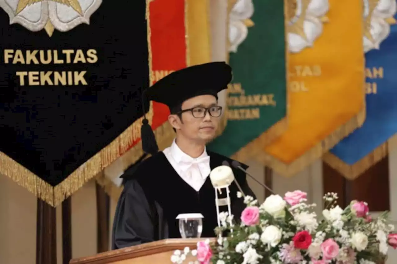 UGM kukuhkan guru besar teknik geodesi pertama