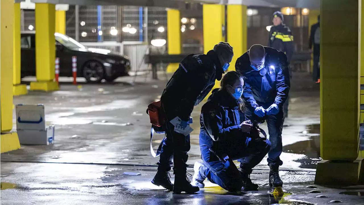 Man raakt gewond bij schietpartij in parkeergarage Zuidoost, verdachte aangehouden