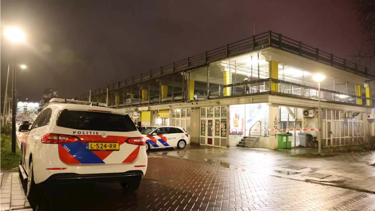 Man raakt gewond bij schietpartij in parkeerplaats Zuidoost