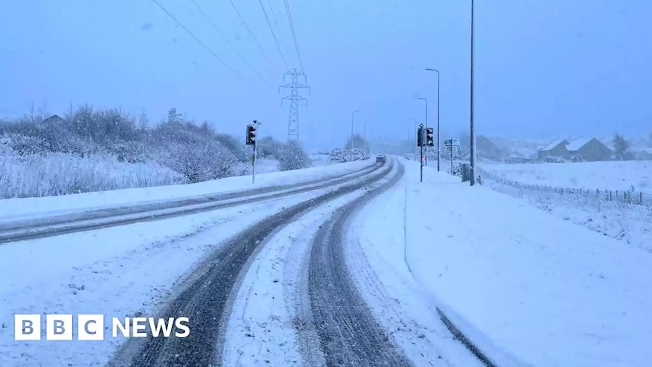 Amber warning of snow as disruption continues