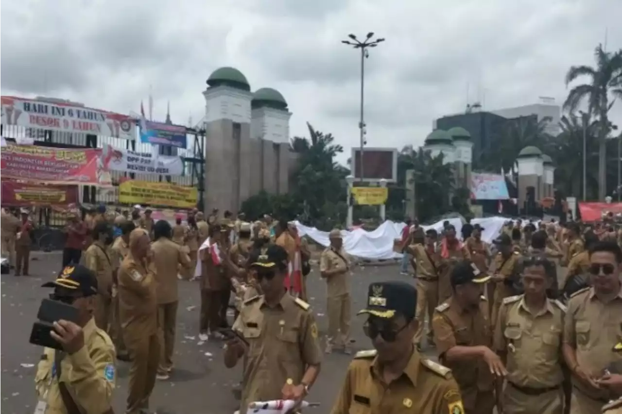 Pimpinan DPR Sempat Cekcok saat Temui Pendemo soal Masa Jabatan Kades