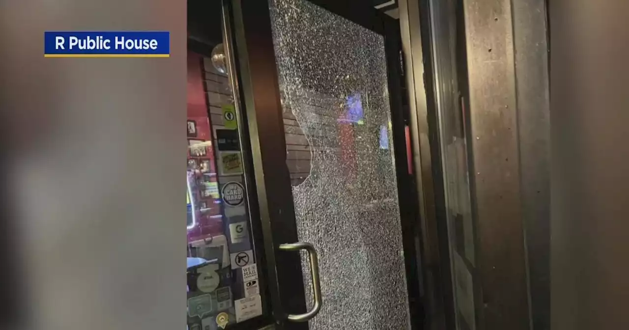 Man yells slurs, breaks window at R Public House in Rogers Park