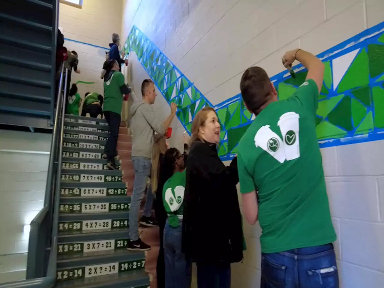 700 volunteers beautify Highbridge Green School in South Bronx for Martin Luther King Jr. Day