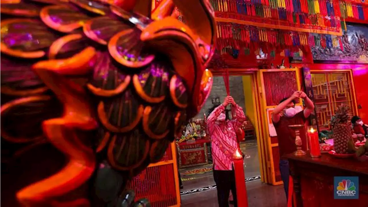 Berharap Kucuran Angpao Dolar AS dari Turis China