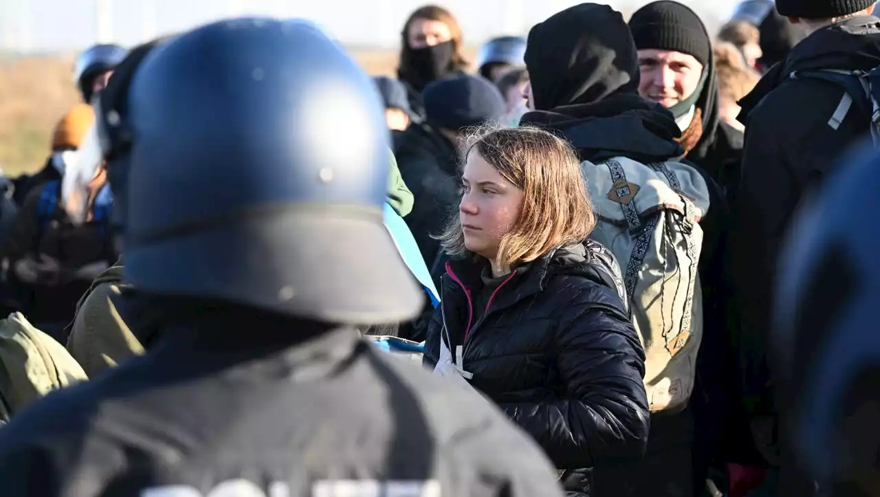 Lützerath: Greta Thunberg unter Demonstranten – Polizei setzt Pfefferspray und Schlagstöcke ein