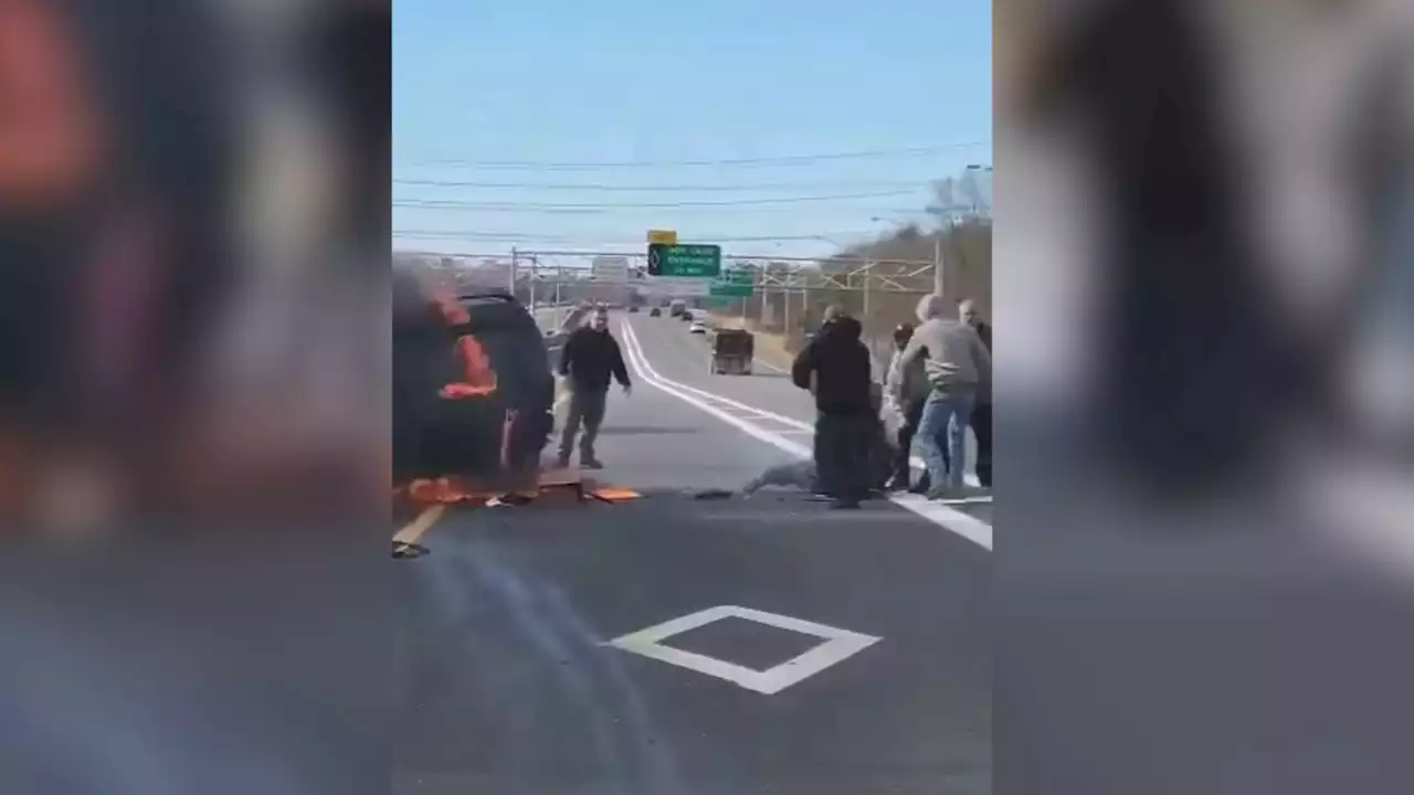 Video: Good Samaritans save woman from burning car on Long Island Expressway