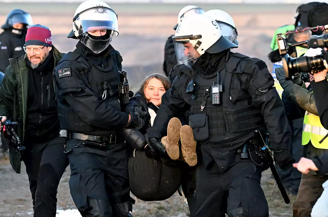 Greta Thunberg bortburen av polis – igen