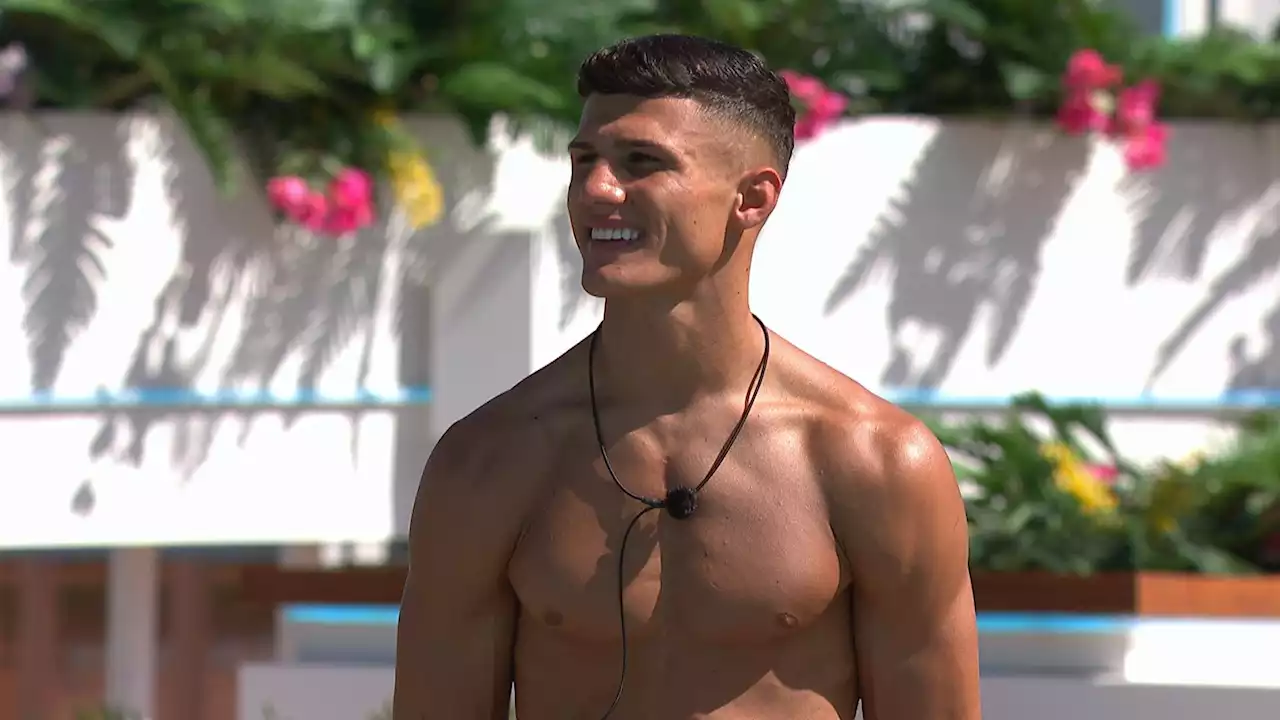 Love Island: Apparently Women Have To Think About Their Shoe Size Now…