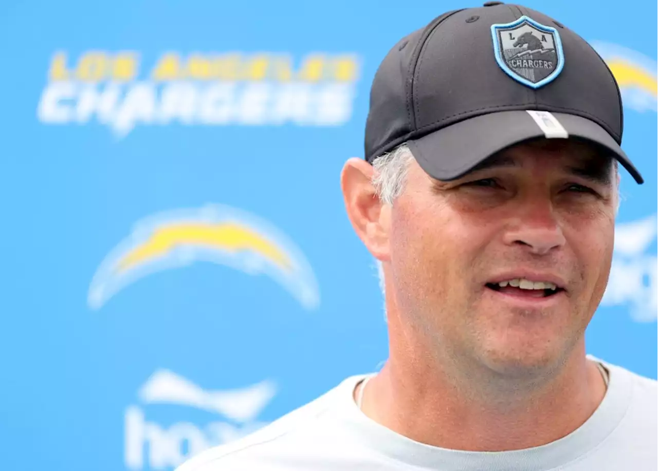 Chargers fire offensive coordinator Joe Lombardi