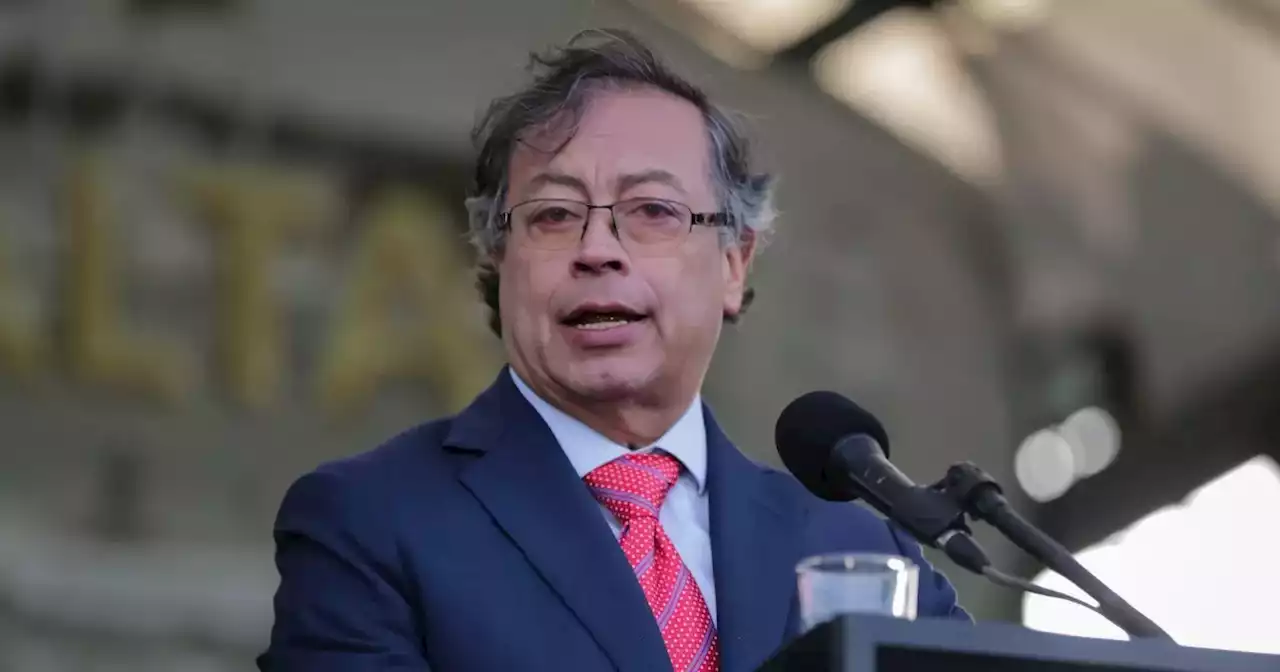 Gustavo Petro amenaza con romper relaciones con Guatemala si se insiste en capturar a Velásquez