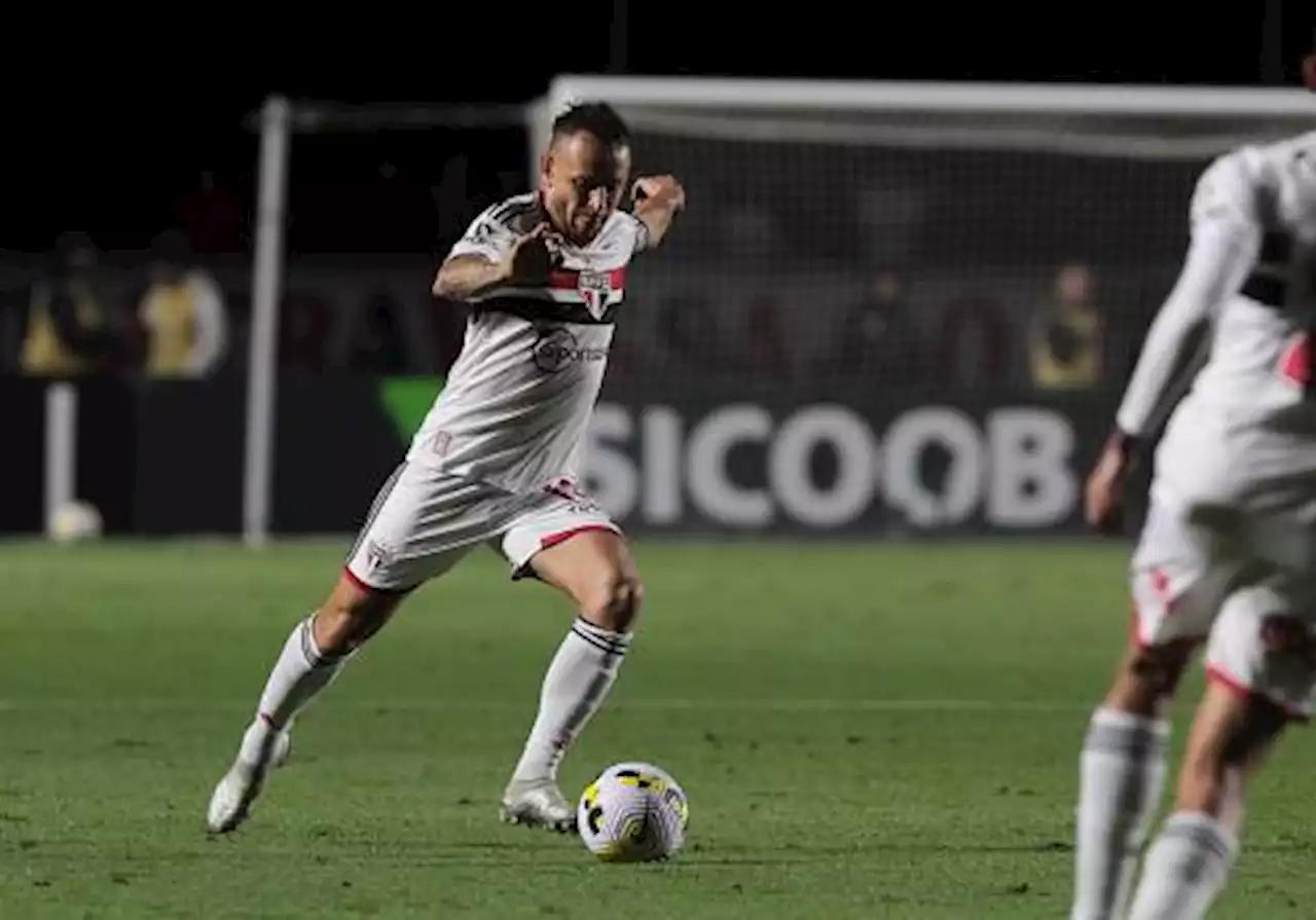 Rafinha pede paciência com reconstrução do São Paulo e elogia abertura de Ceni com elenco