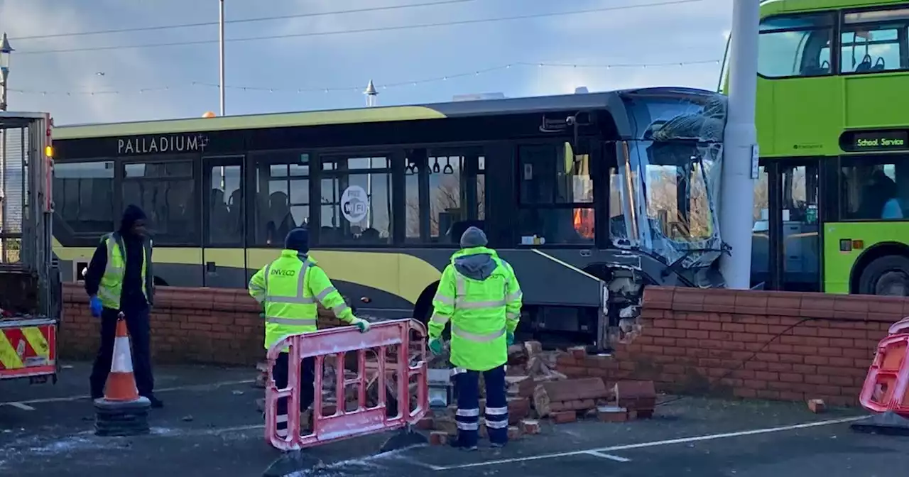 Blackpool bus crashes into lamppost and wall outside Savoy Hotel