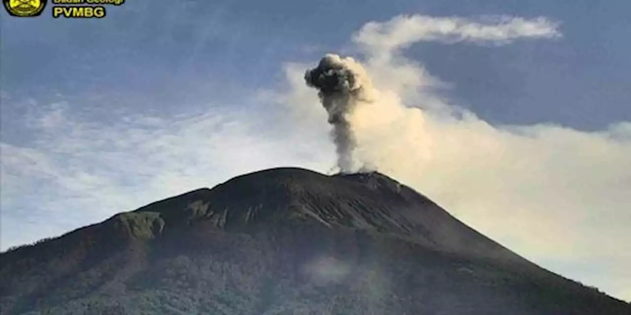 Gunung Api Ile Lewotolok NTT Kembali Erupsi | merdeka.com