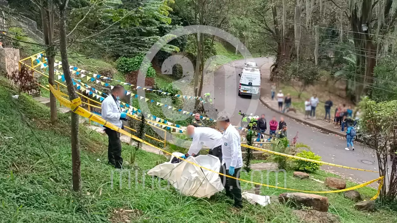 [FOTOS Y VIDEO] Encontraron un cadáver embolsado al lado de una gruta religiosa en Copacabana