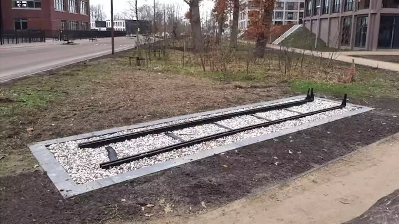 Herdenking voor 43 explosie-doden in Muiden: 'Deze slachtoffers verdienen een monument'