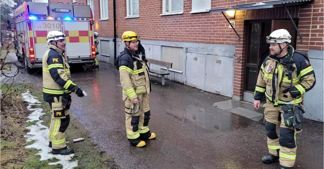 JUST NU: Brand i källarförråd blev snabbt släckt