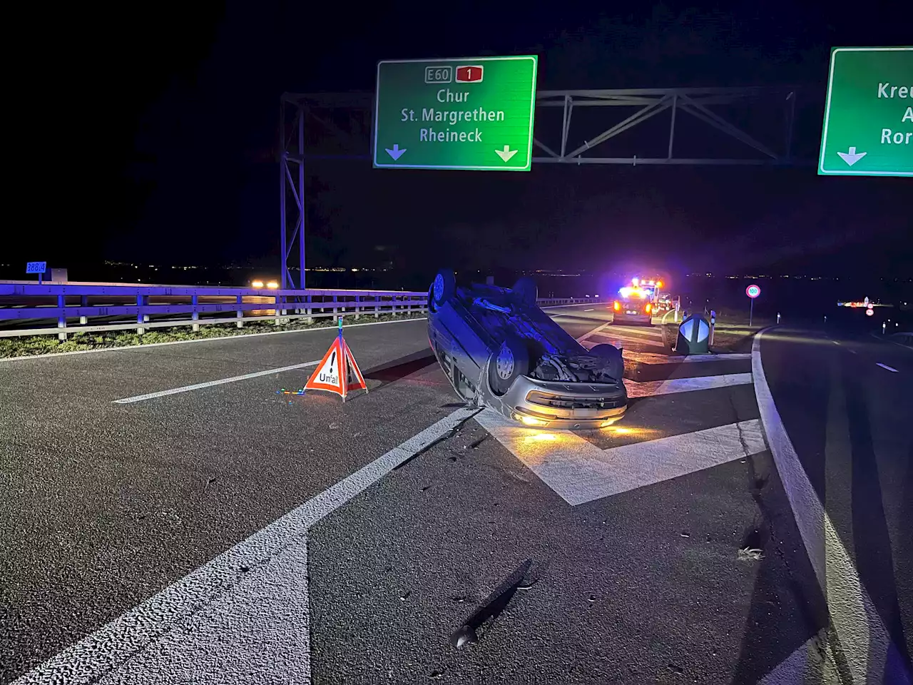 Mörschwil SG / A1: Auto auf Dach gelandet – Autofahrerin (35) verletzt – Zeugenaufruf