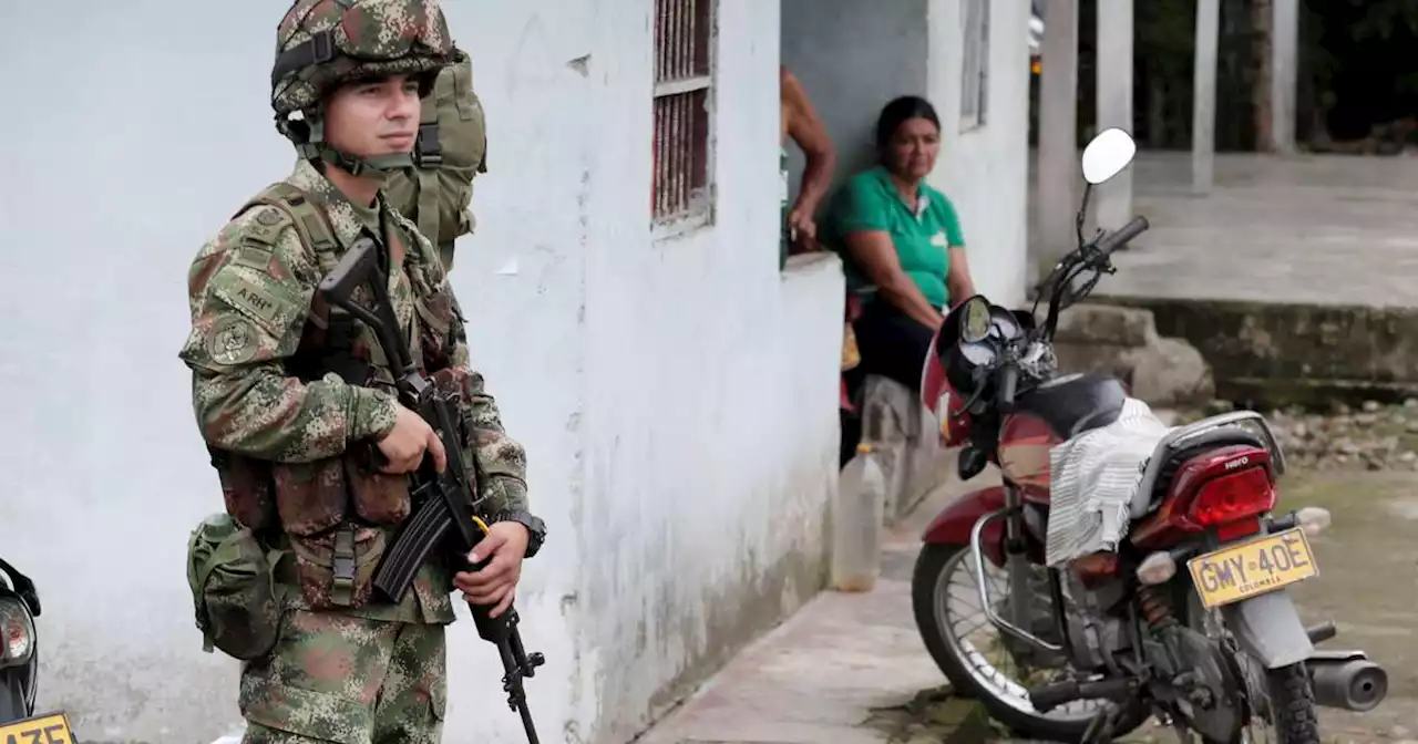 (Video) Disidencias de las Farc fueron grabadas con armas en pleno cese al fuego en Cauca