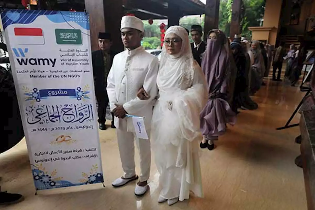 Momen Bahagia 15 Pasangan Pengantin Ikuti Nikah Massal Gratis di Salatiga