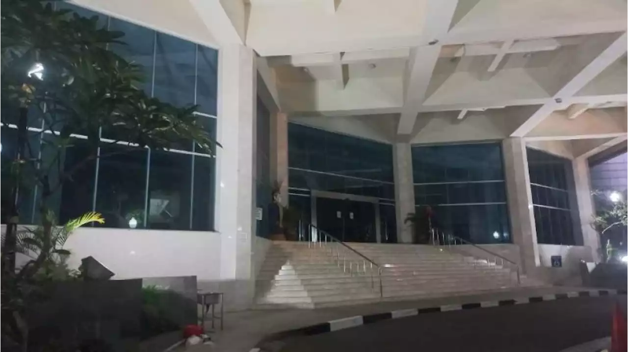 Gedung DPRD DKI Digeledah KPK, Lampu Dimatikan dan Tak Boleh Ada yang Masuk