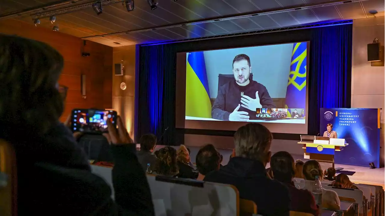 „Habt keine Angst, alles zu verändern!“: Wolodymyr Selenskyj spricht zu Studierenden in Berlin und Brandenburg