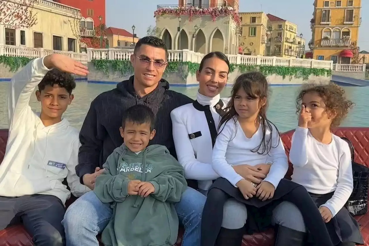 Ronaldo explore Saudi Arabia with partner Rodriguez and family ahead of PSG clash