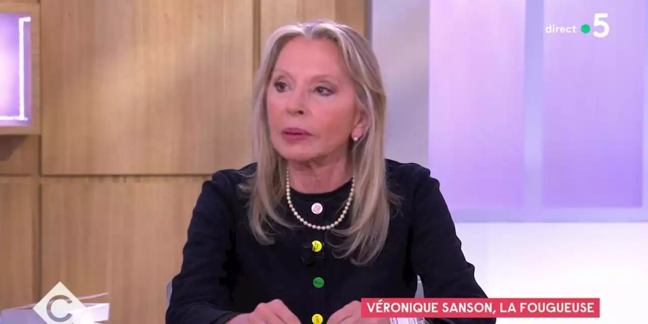 'Il ne m'a jamais adressé la parole' : Véronique Sanson pas tendre avec Claude François, elle balance dans C à vous (VIDEO)