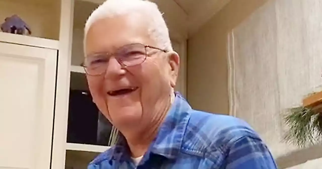 Grandpa surprises his 11 grandkids with a wholesome gift and the internet is charmed