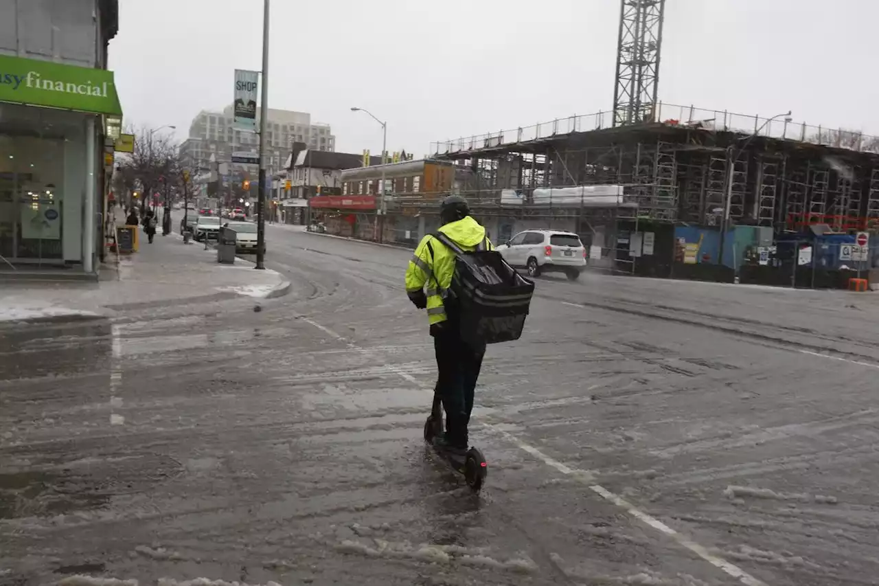 Some GTA schools cancel bus routes as freezing rain sweeps over Toronto