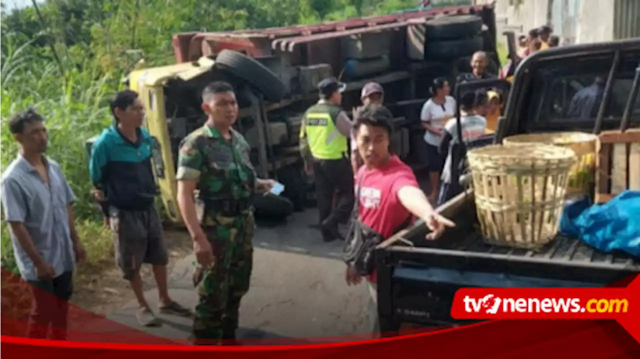 Gagal Menanjak, Truk Jalan Mundur dan Tabrak 5 Kendaraan di Malang