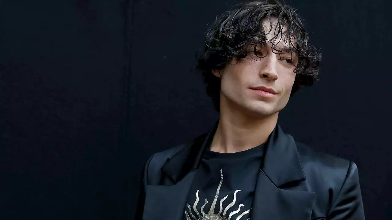 Ezra Miller plaide coupable et évite la prison pour violation de domicile