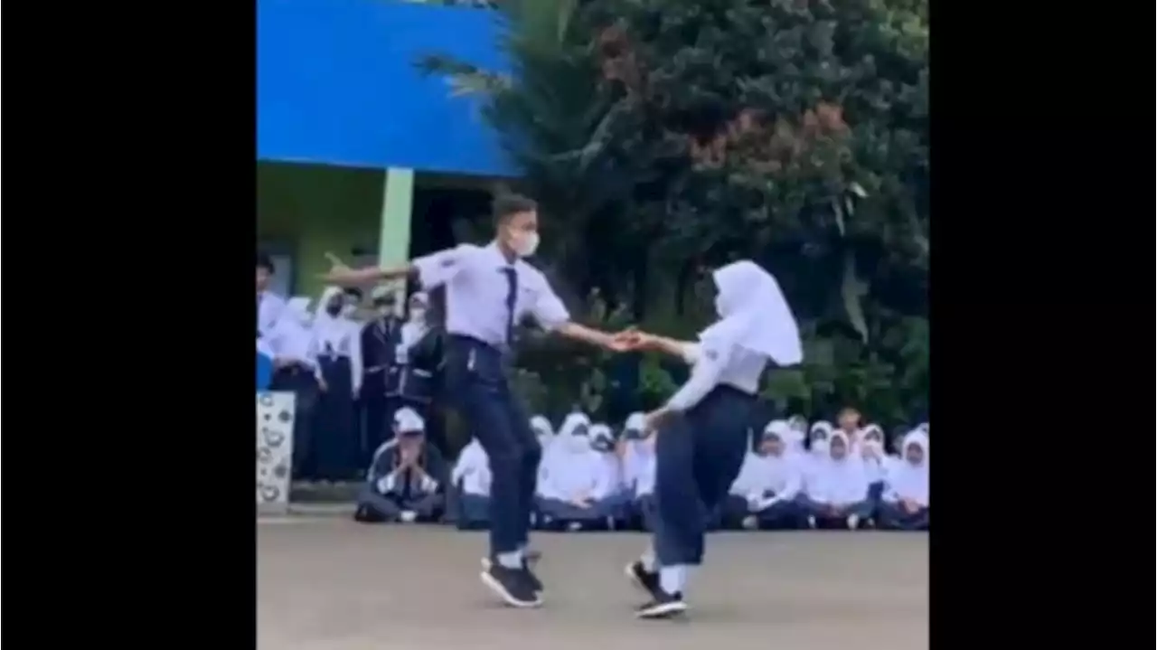 Agnez Mo Ajak Dua Siswa Peraih Medali Emas yang Viral untuk Ketemuan