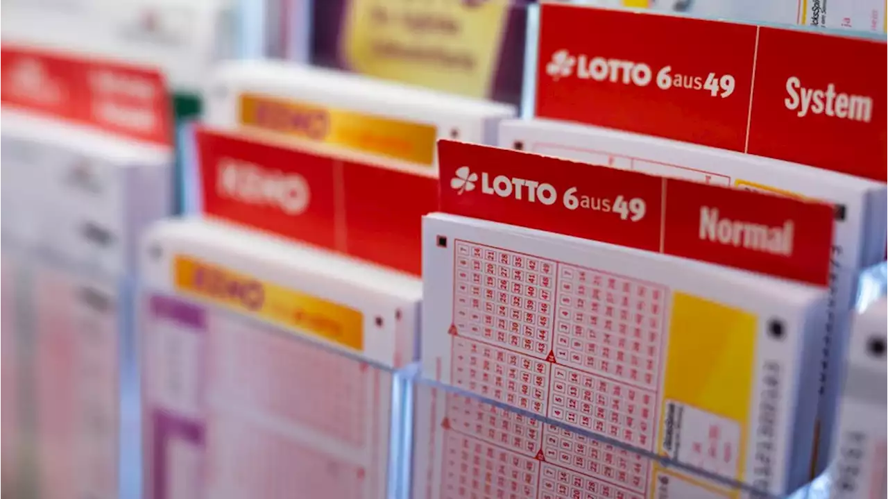 Nach Lotto-Gewinn: Millionär 'Chico' verschenkt seine Kohle