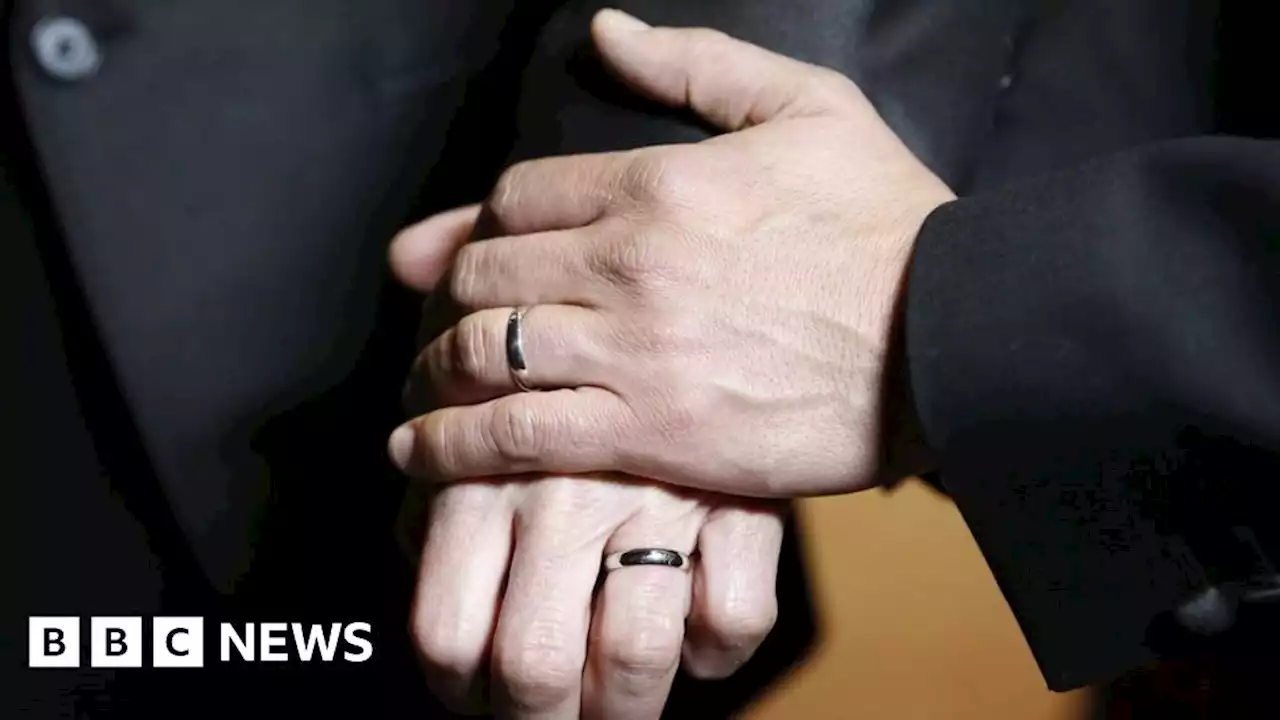 Church of England bishops refuse to back gay marriage