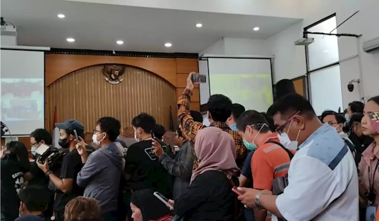 Jelang Tuntutan Bharada E, Richard's Angel Penuhi Ruang Sidang PN Jaksel