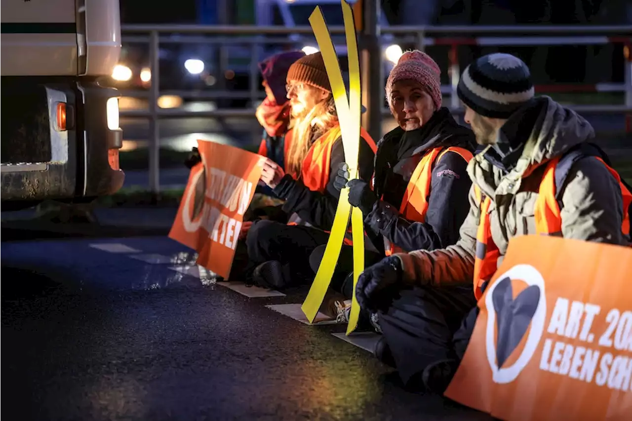 Gewerkschaft der Polizei: Datenbank und „Gefährderansprachen“ für Klimakleber