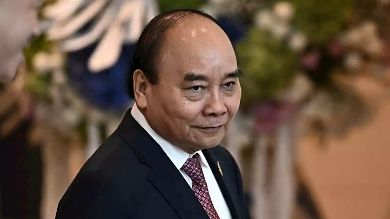 Vietnam President Nguyen Xuan Phuc quits amid Communist Party corruption crackdown | CNN