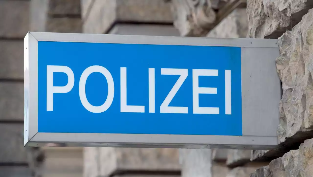 Osnabrück: 38-Jähriger soll Böller auf Beamten geworfen haben