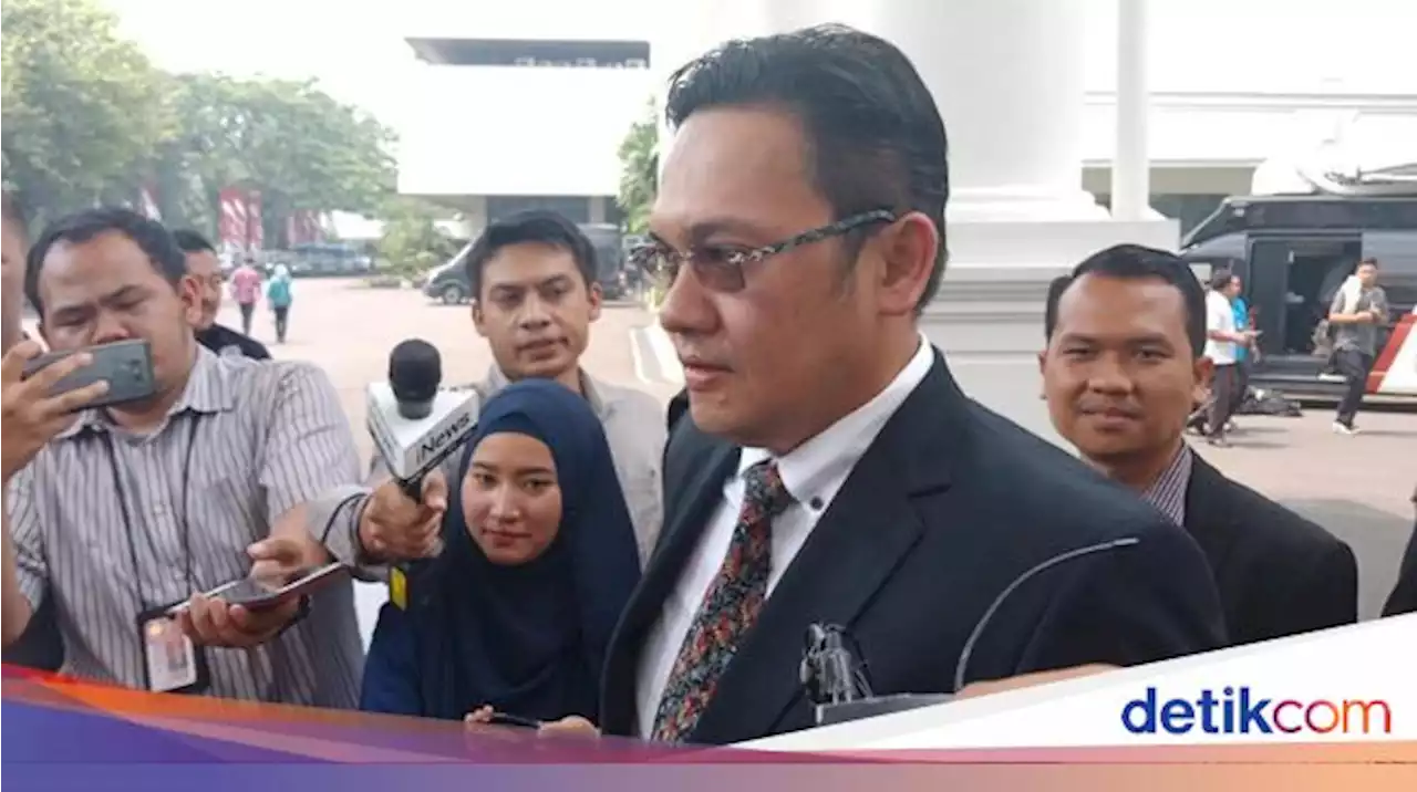 Farhat Abbas Duga Hasnaeni Laporkan Ketua KPU Bermotif Pemerasan