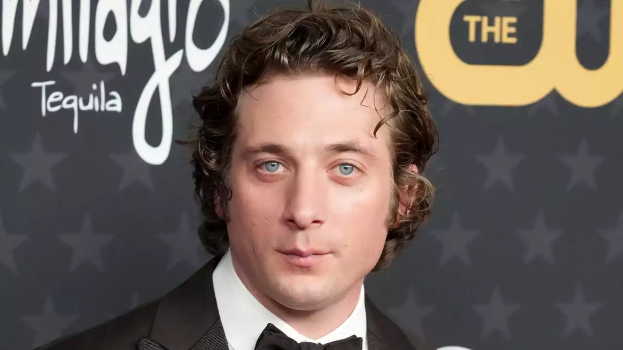 'The Bear's Jeremy Allen White Recalls Struggling at Culinary School