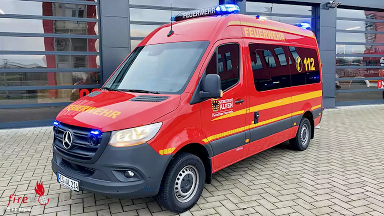 D: Neues Mehrzweckfahrzeug der FF Alpen auf Mercedes Sprinter 3665 HD