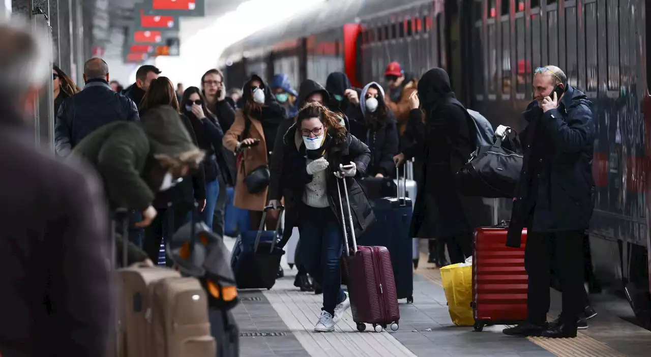 Giuseppina Giuliano, tutti i giorni da Napoli a Milano per il lavoro da bidella. «Prendere casa mi costerebbe troppo»