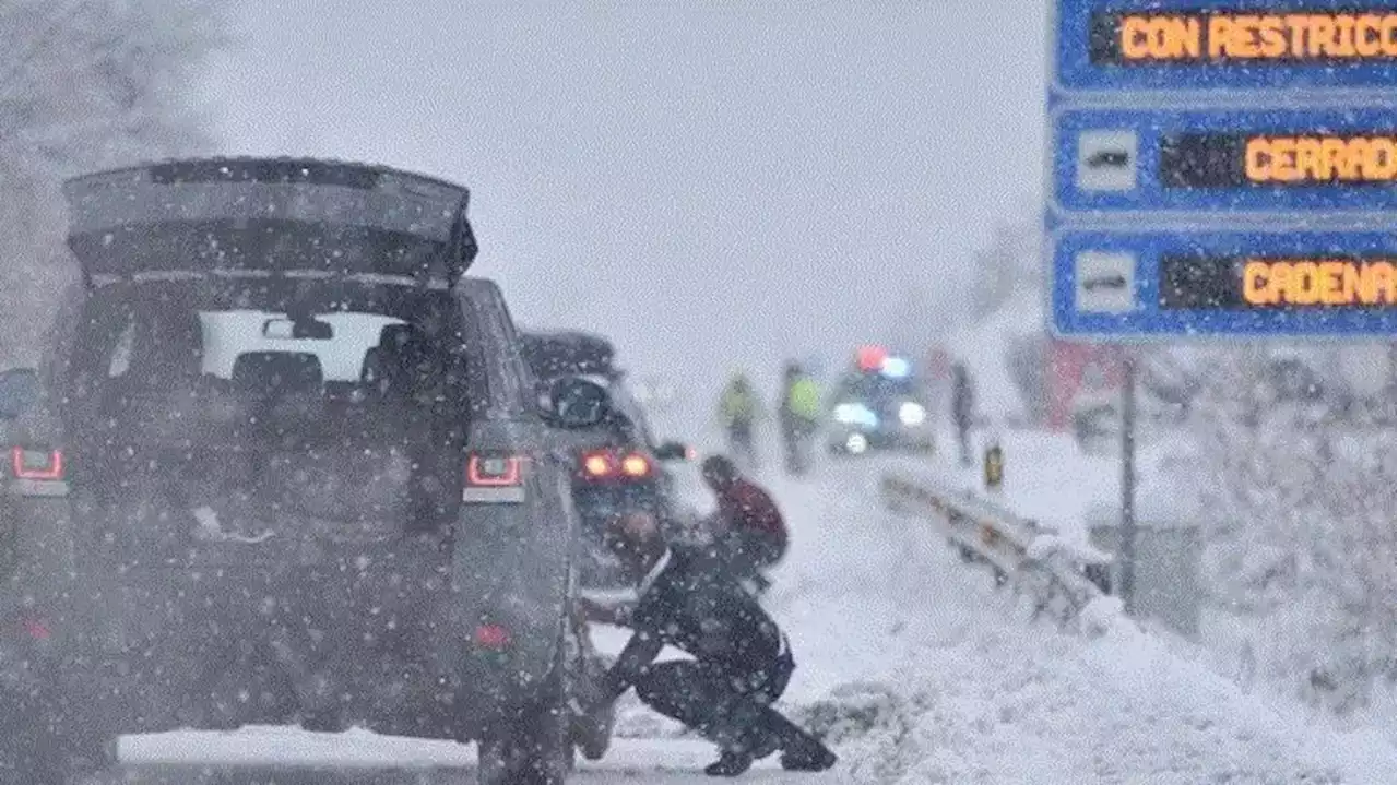 El temporal de nieve y viento afecta a más de un centener de carreteras, algunas de la red principal