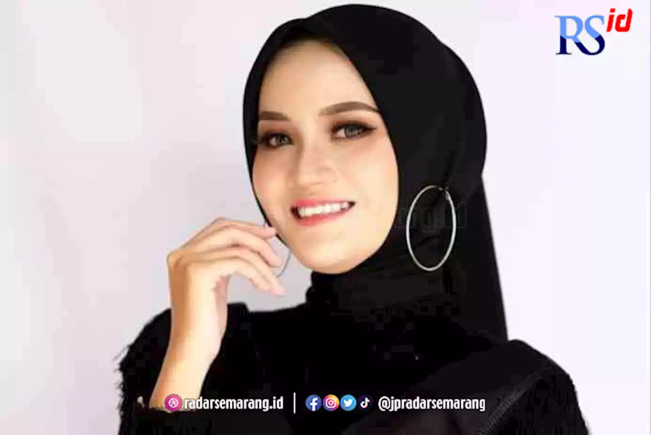 Nadhia Arwa Saajida, Tertantang Jadi Model